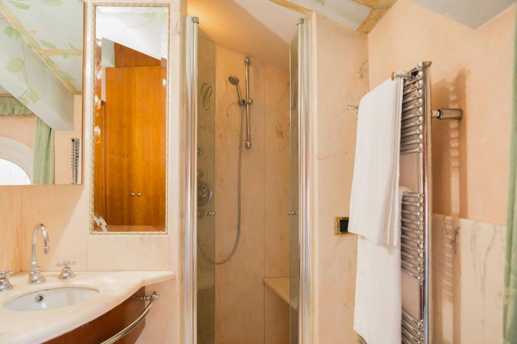 Carbonesi Luxury - Centro Storico Apartamento Bolonha Exterior foto