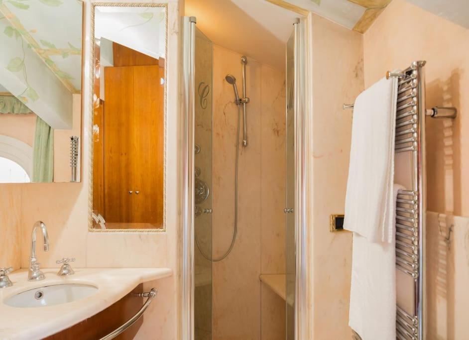 Carbonesi Luxury - Centro Storico Apartamento Bolonha Exterior foto